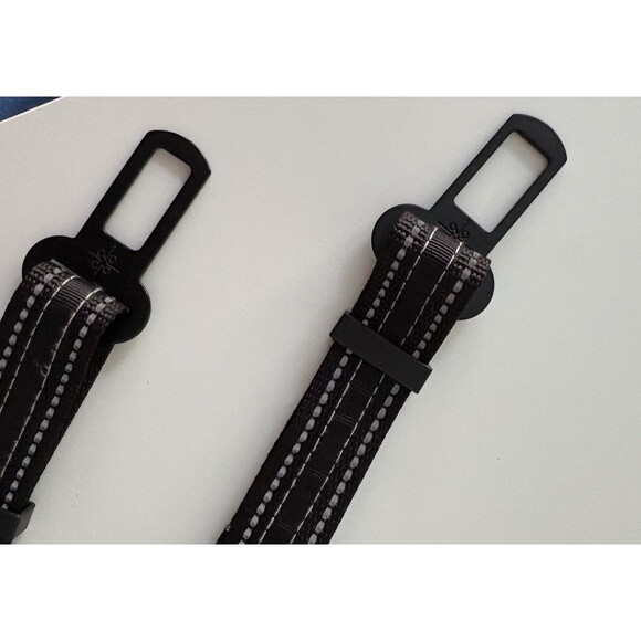 Good2Go Easy Clip Seatbelt Extension For Dogs Set Of 2 Black - Picture 5 of 9